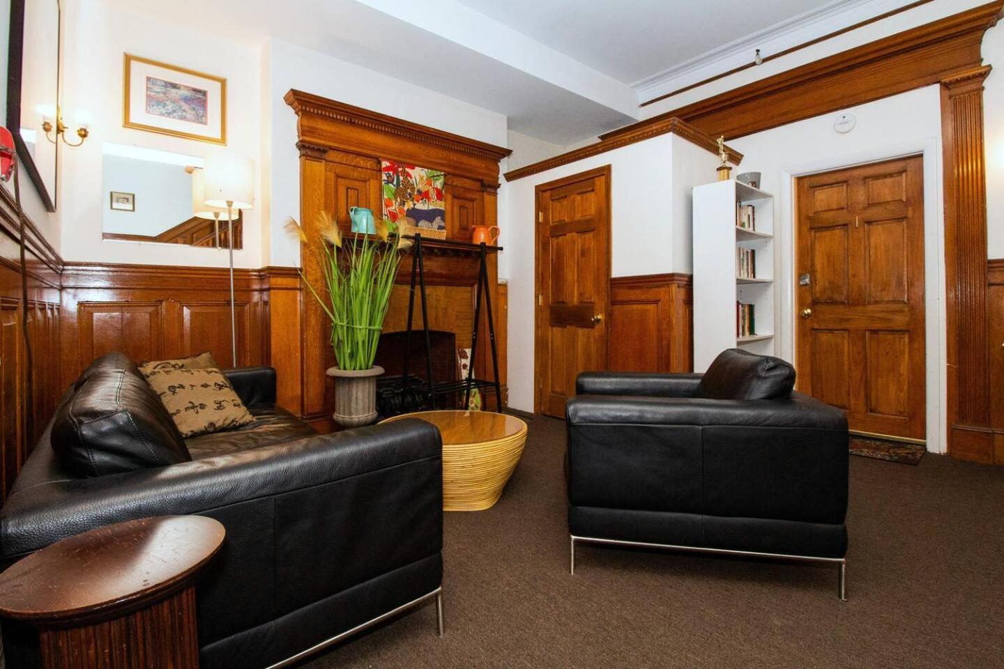 Sunny Private Room,longwood, 10min Walk To Fenway Apartment